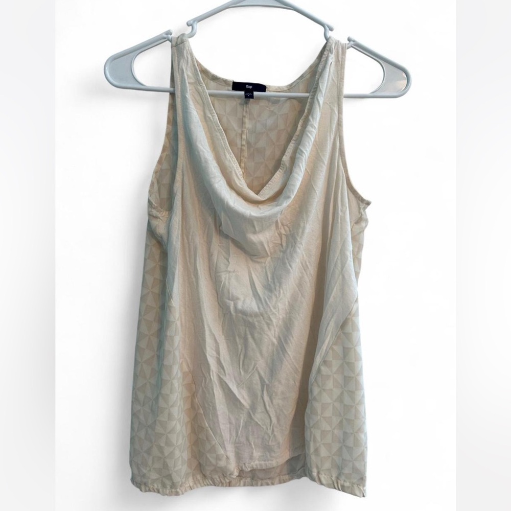 Gap size small cream geometric top